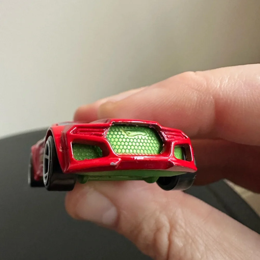 2009 HOT WHEELS TORQUE TWISTER #04 HW RESCUE RED 1:64 DIECAST 2.5" CAR - Picture 8 of 13